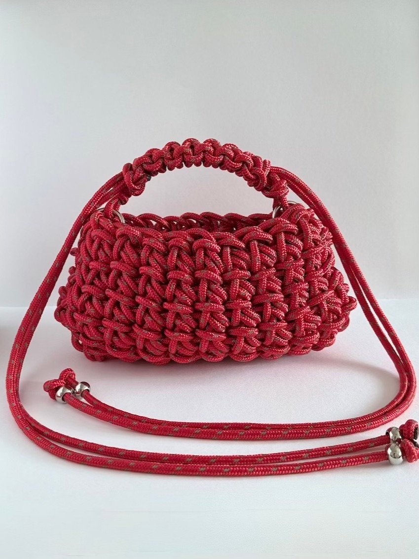 EMAN | The Easy Slouch Bag in Red product image (1)