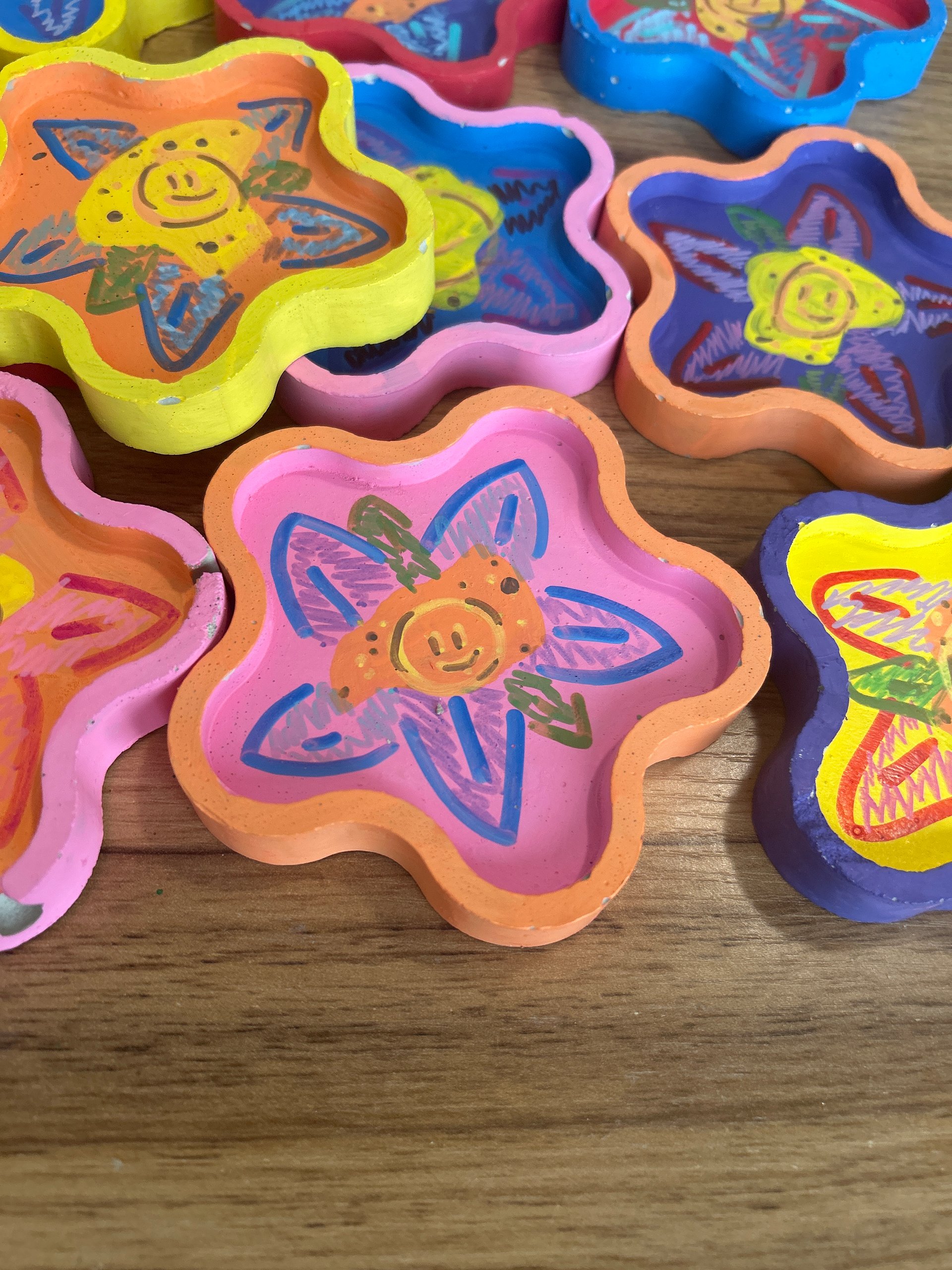 Handmade upcycled smiley face flower trays product image (4)