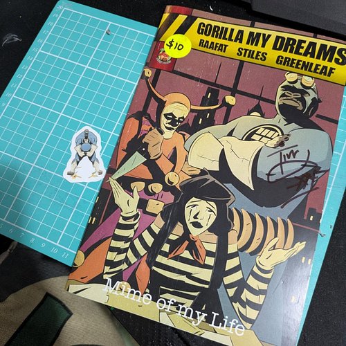 So I didn't get to buy a lot at the con on the weekend, but what I did get was some quality stuff!!!

Amazing getting a copy ...