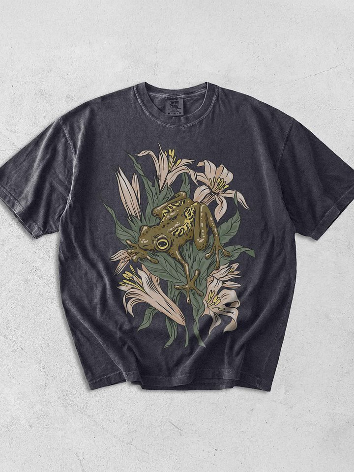 Cottagecore Frog Floral Shirt – Vintage Botanical Frog Tee, Whimsical Nature Aesthetic product image (1)
