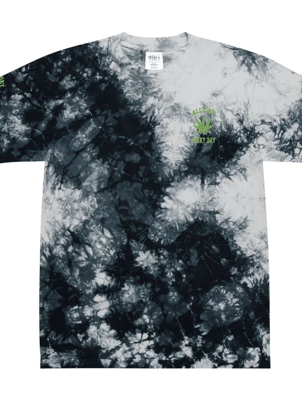Green Cannabis Leaf | Graphic Tee product image (5)
