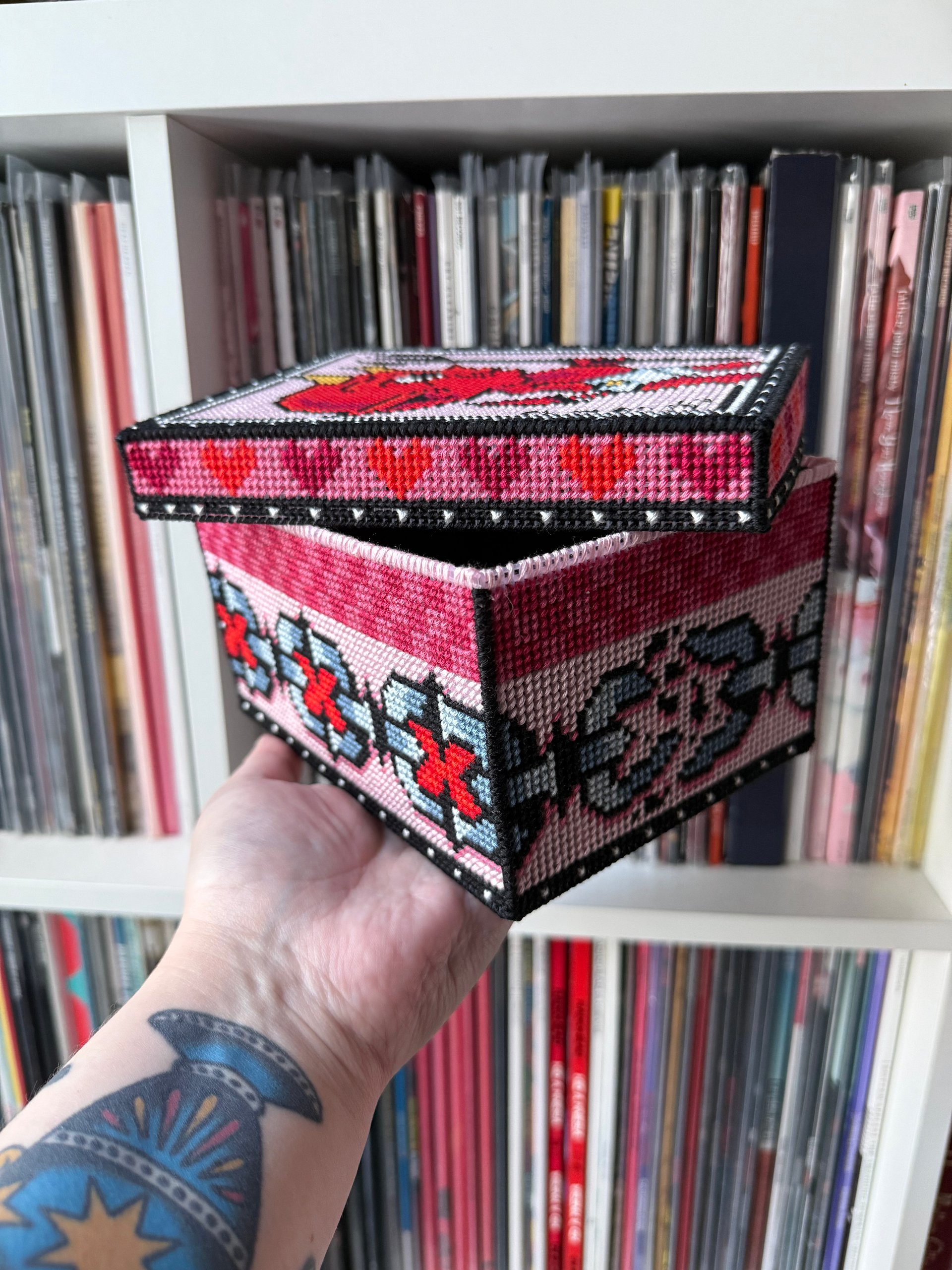 'Lil Devil Pink Plastic Canvas Lidded Box product image (4)