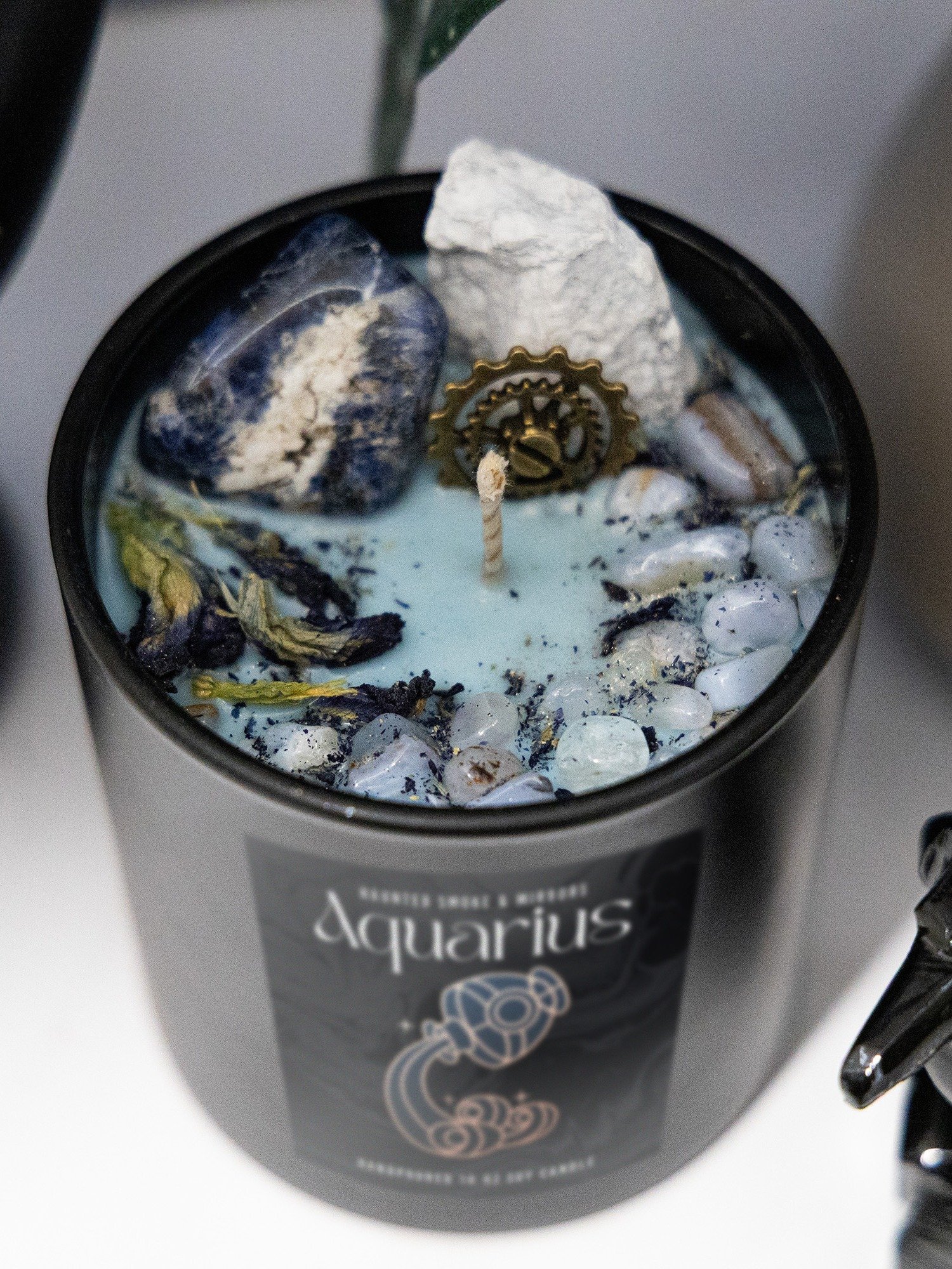 Aquarius Zodiac Crystal Candle product image (2)