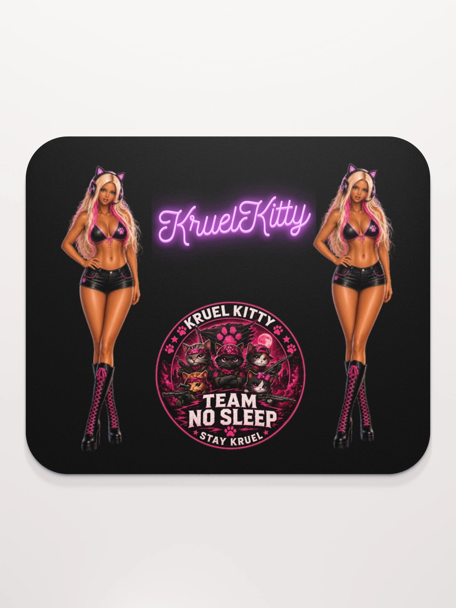 Kitty loves the mouse product image (2)