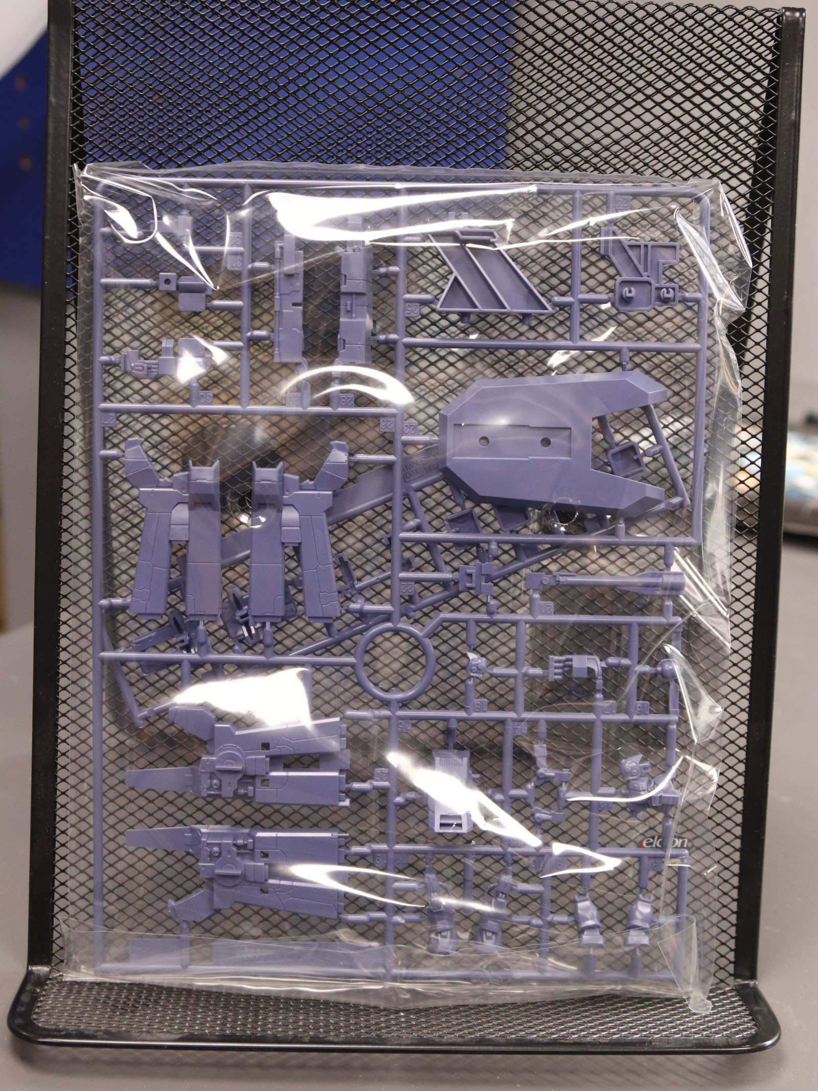 Dengeki Hobby Magazine 6th Anniversary Special Issue Vol. 2 with 1/400 Bigwig product image (5)