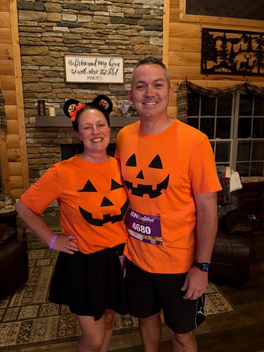 We are ready for the Dollywood race tonight! 🎃🏃‍♀️
