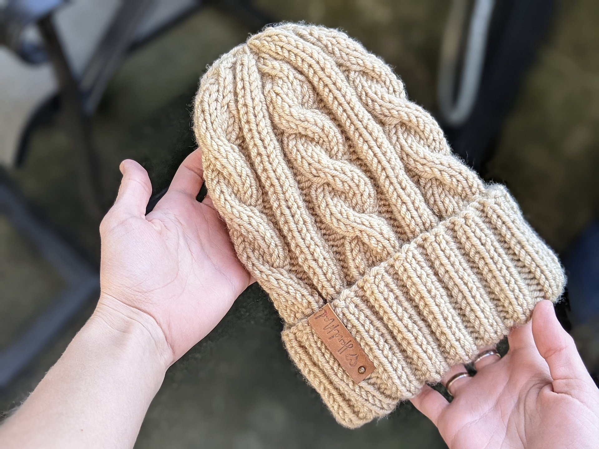 Crème Brûlée Cable Hat Knitting Pattern (Straight Needles) product image (10)