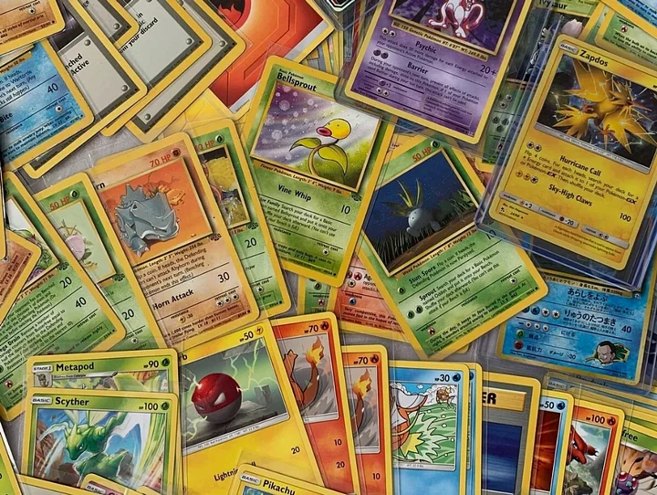 Pokémon Trading Cards Lot 20 w/ Holo!! product image (2)