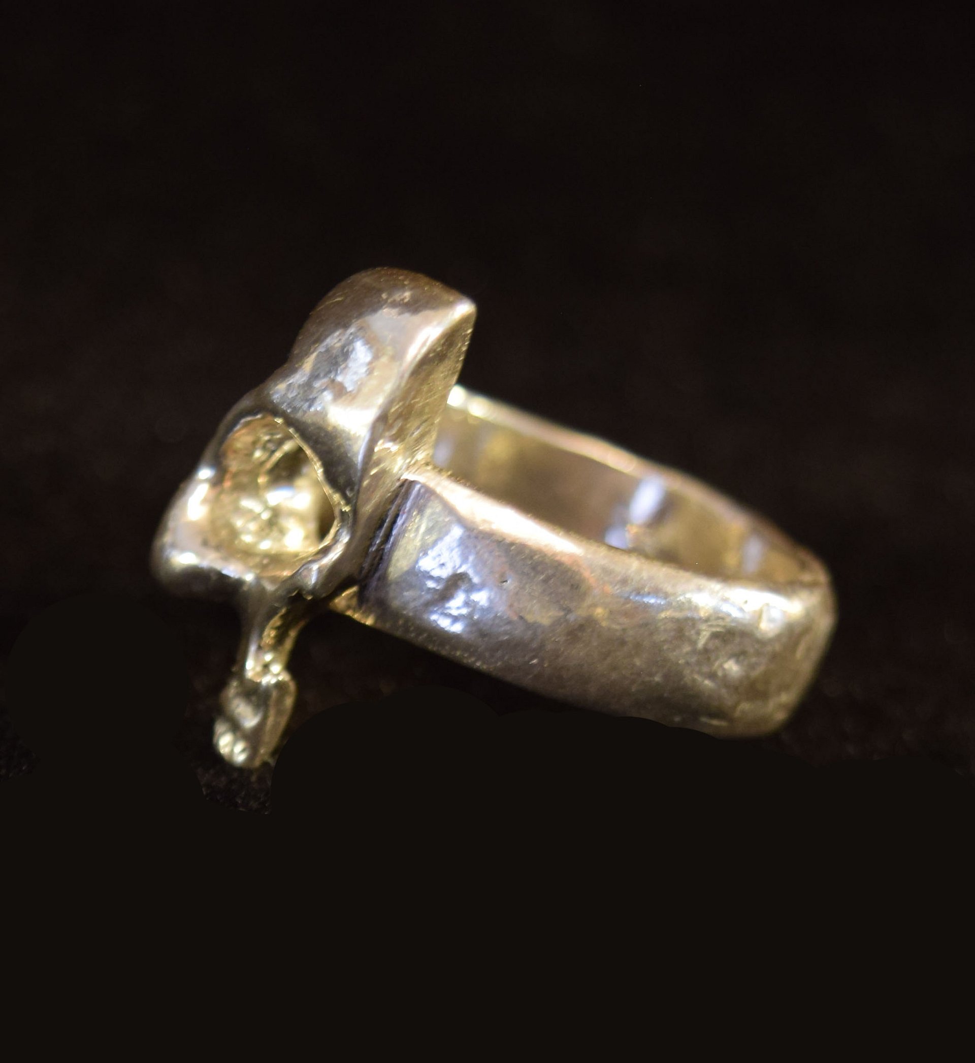 HALF SKULL RING product image (4)