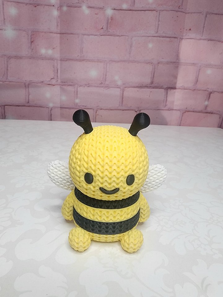 '"Knitted" Bee product image (1)