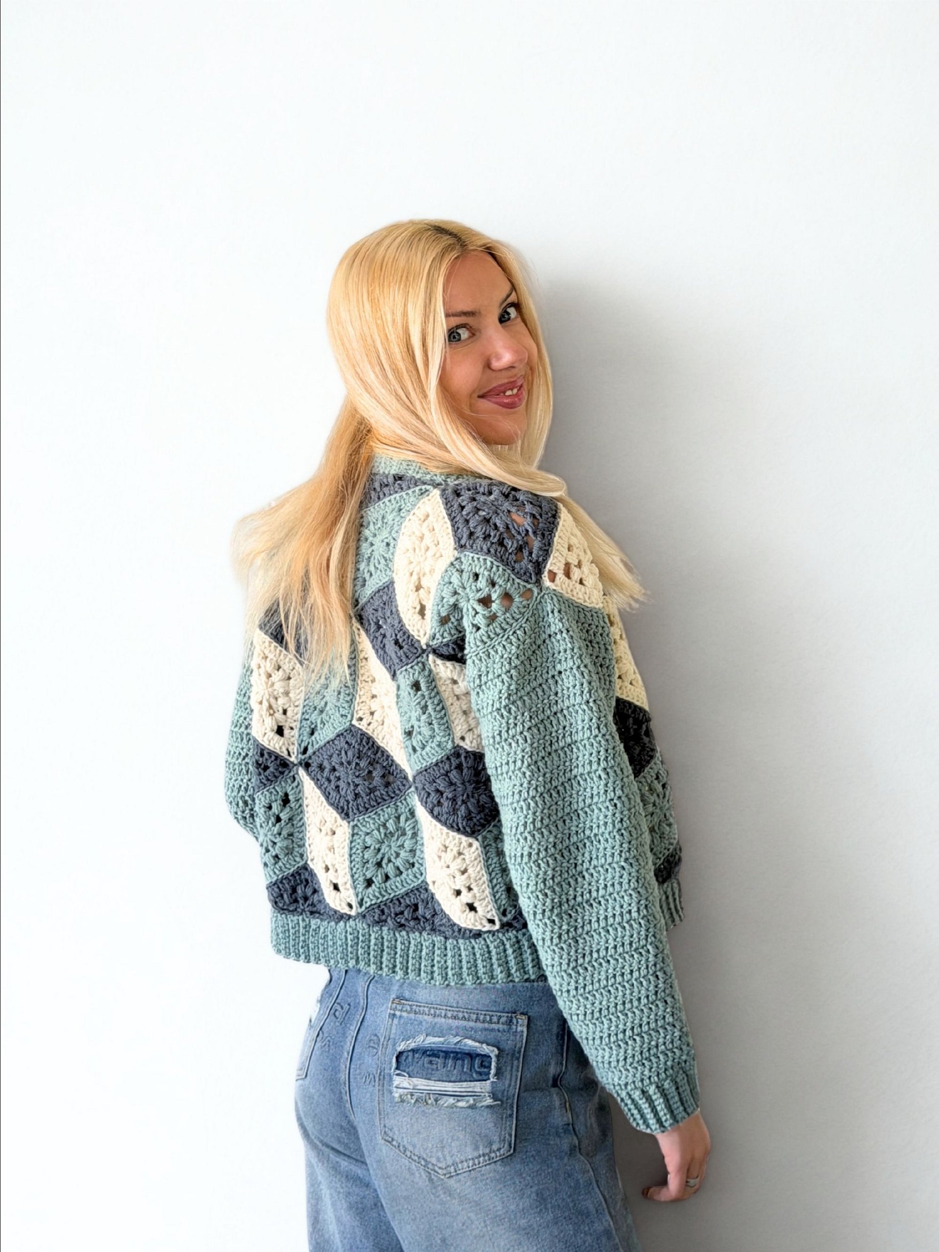3D Cube Cardi product image (3)