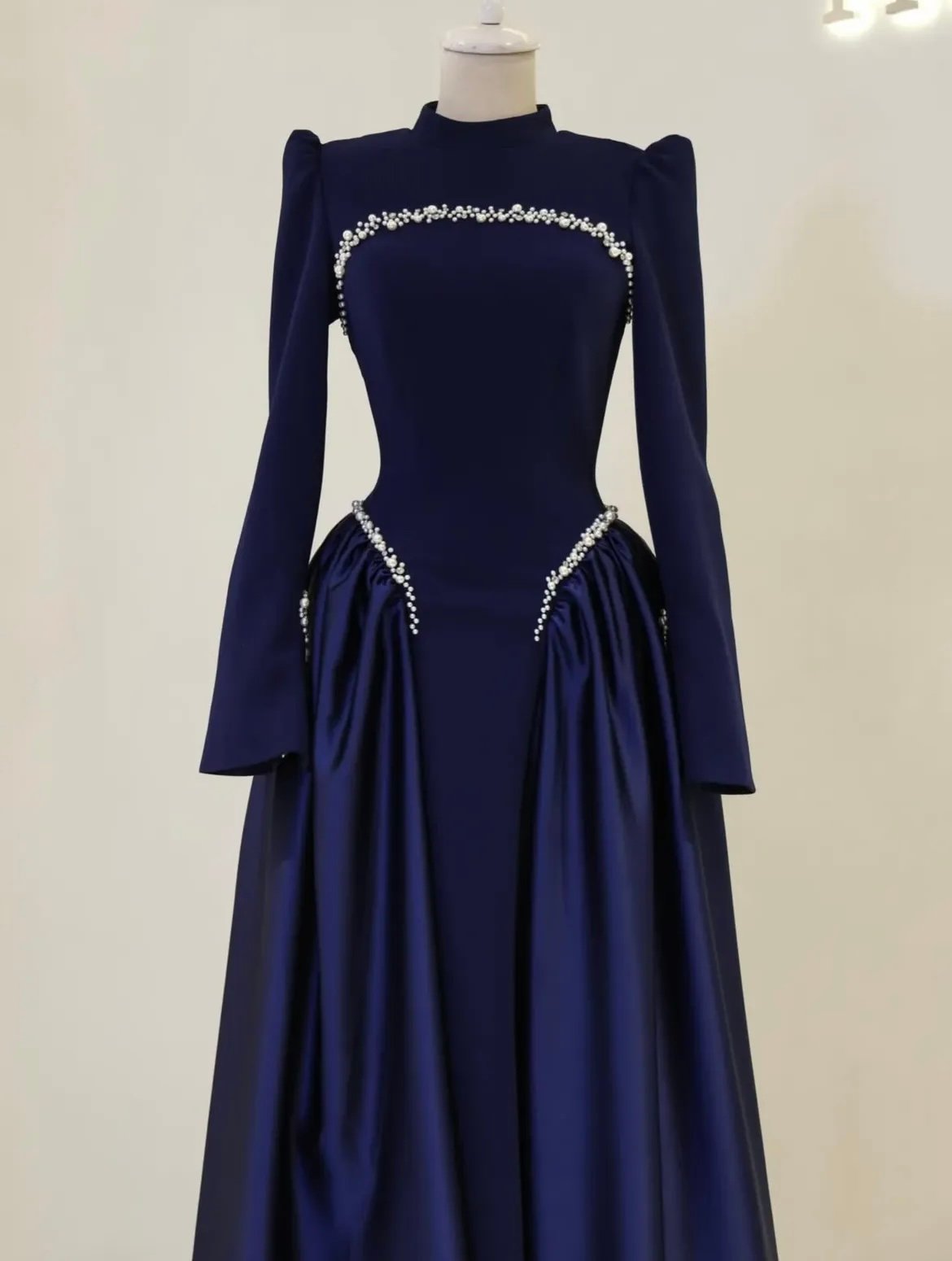 Luxury dress product image (1)