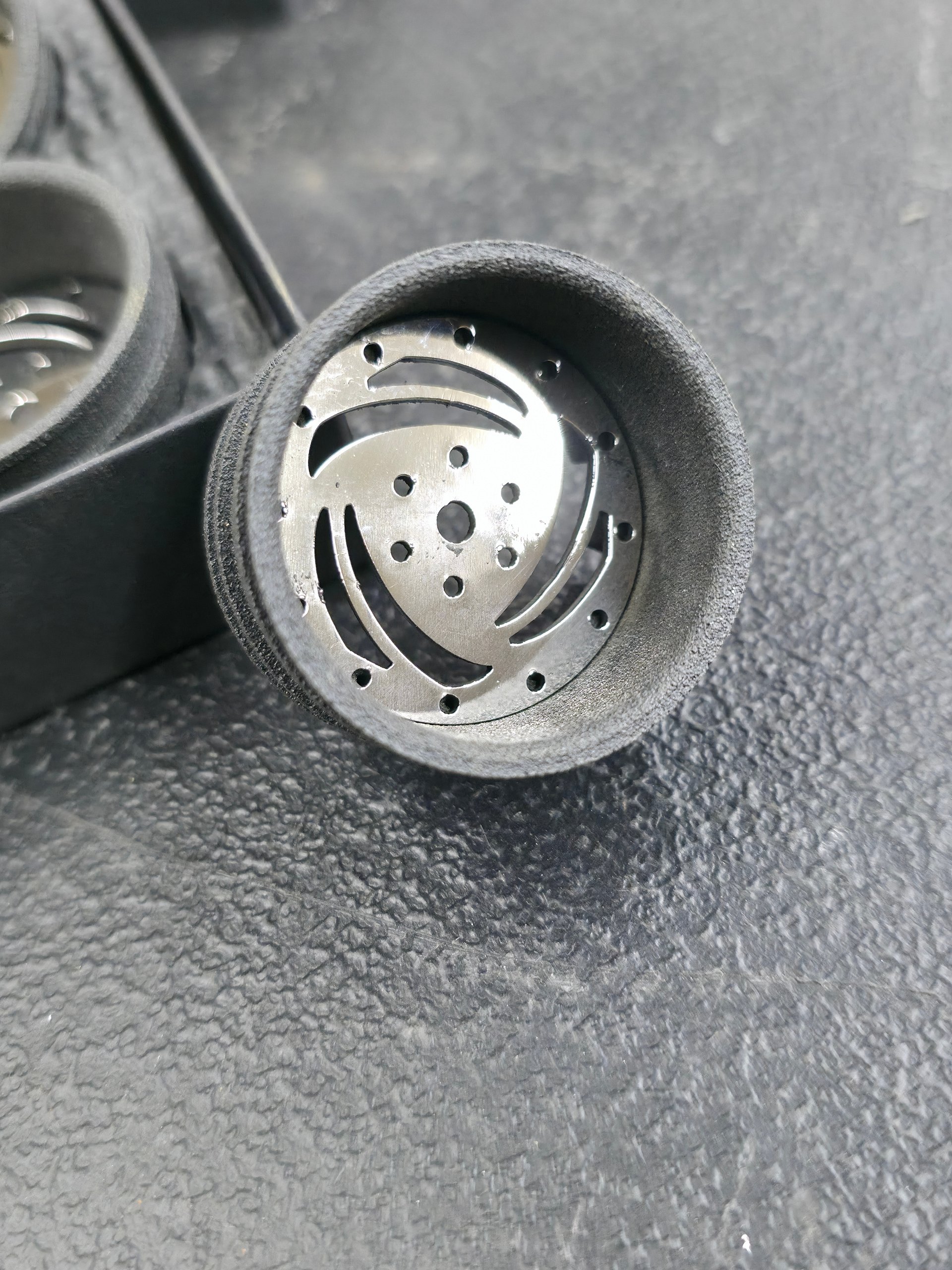 Va lowrider & Mofo Rc collaboration oversized 1.3 wheels product image (3)