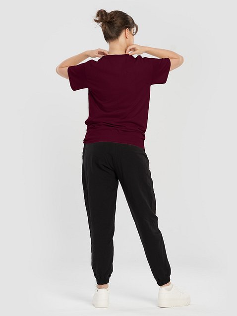 Photo showing Gildan Heavyweight T-Shirt