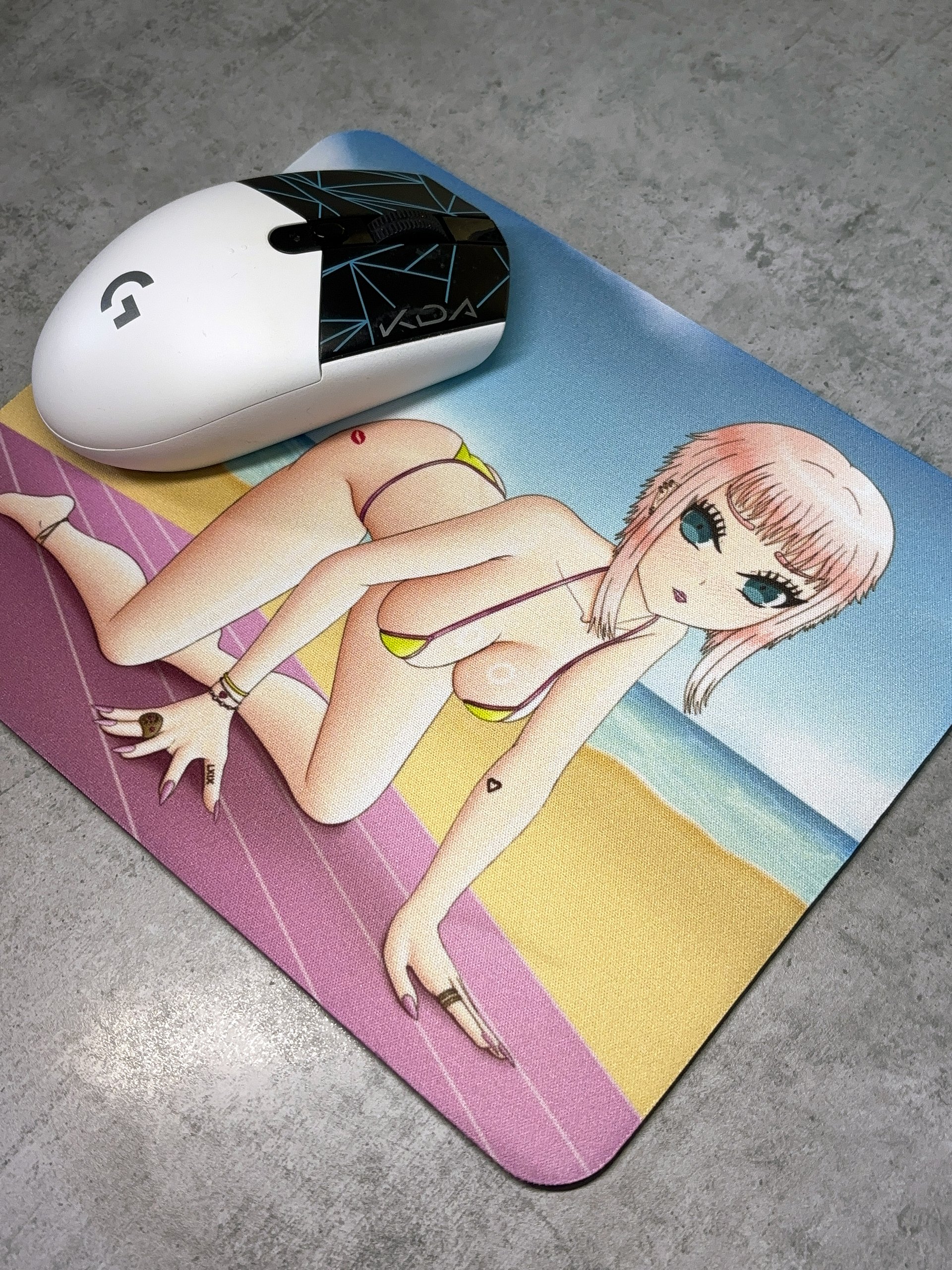 Beach Day Momoko – Mouse Pad product image (7)
