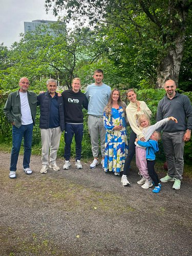 Sulejmanovic fam gave us a little visit🫶🏼 always so happy to see especially Sule’s beautiful wife, his dad and brother @semir...
