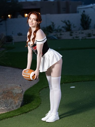 Can you believe I was actually really bad at Wii Sports? 🏈 (but I was really good at DDR 👀)

📸: @happytriggerla