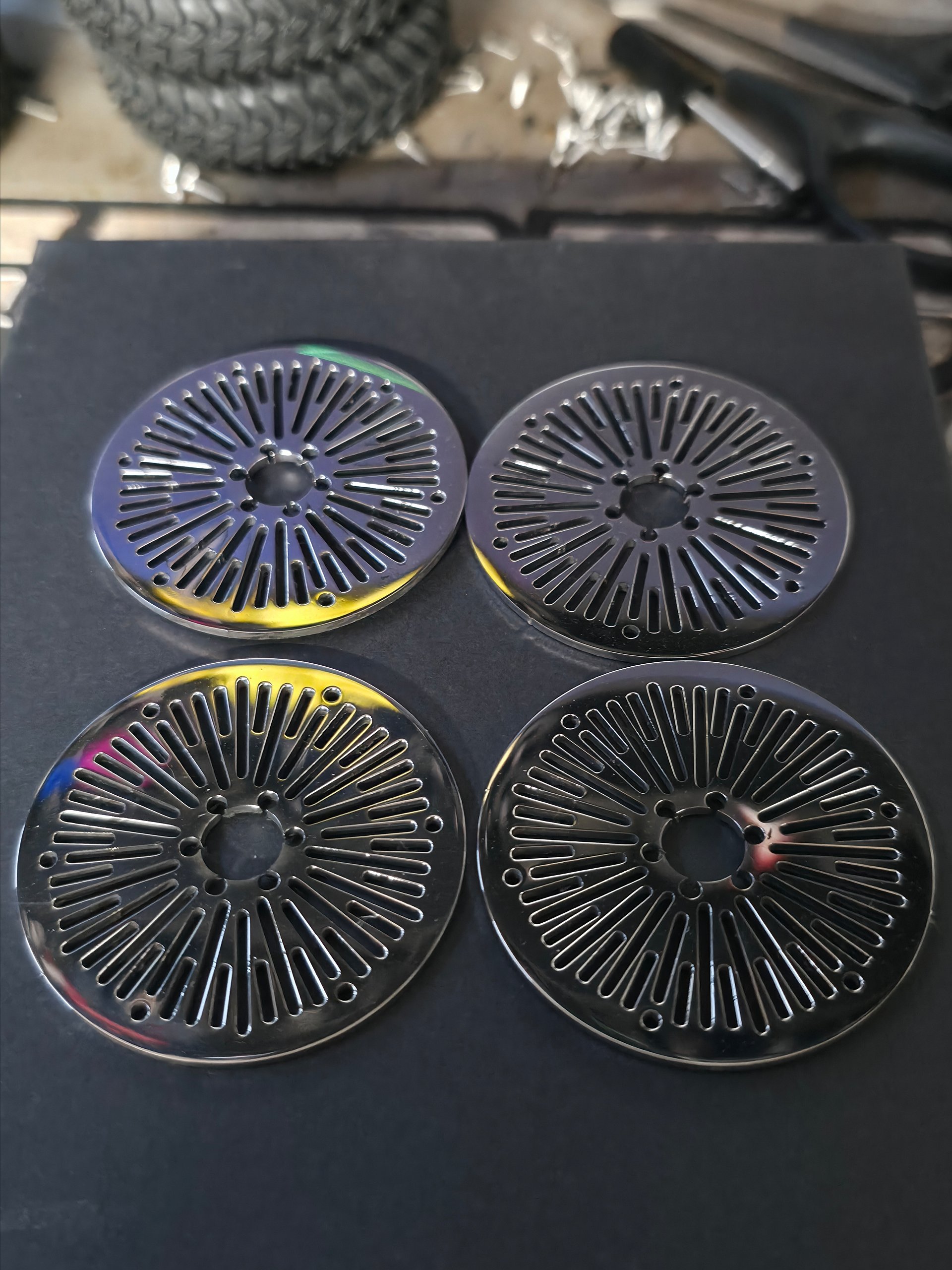 1.8 mofo valowrider collab wheels product image (2)