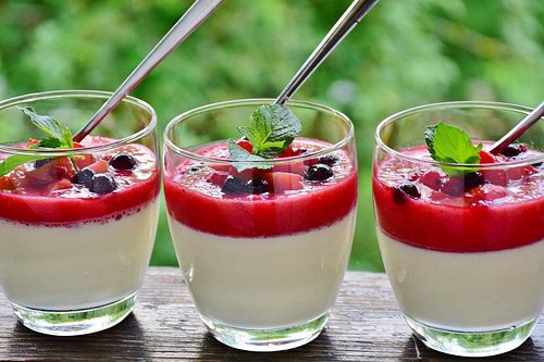 Panna cotta à l’açai

La panna cotta est l’un de ces desserts qui pardonnent tout : quelques ingrédients, pas de four, et une...