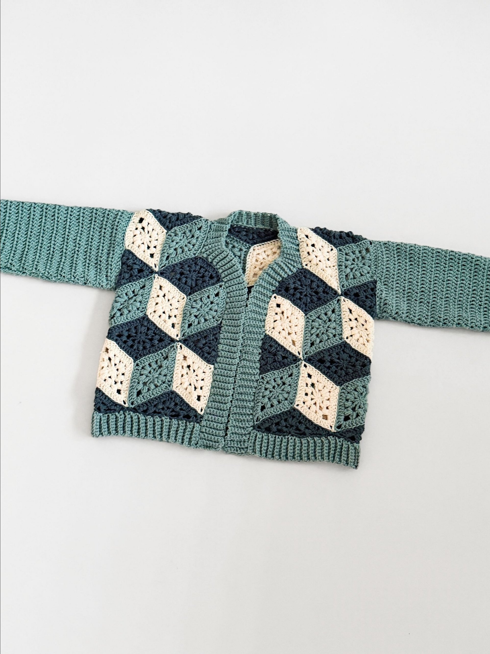 3D Cube Cardi product image (6)