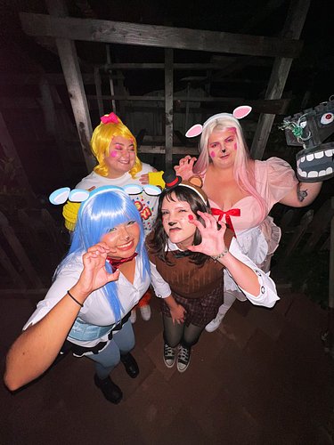 Could you survive Five Nights at Freddy’s? 🧁🍕🐤

#fnaf #fivenightsatfreddyscosplay #fivenightsatfreddys2 #fivenightsatfreddys ...