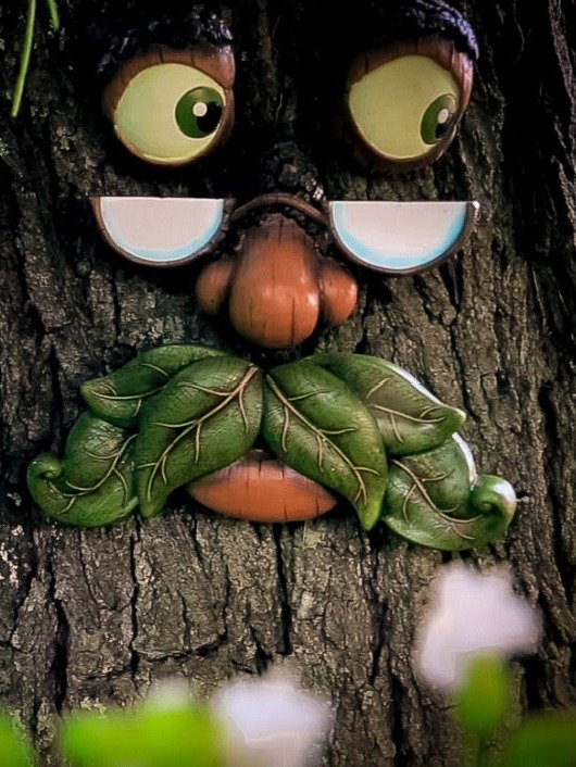 Tree Faces Decor - Glow in the Dark Outdoor Yard Art Garden Decoration - Unique Peeker for Outdoors and Indoors - Old Man Tree Hugger Art product image (1)