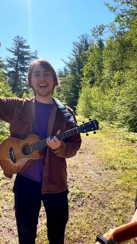 Emma Sue by @the_gwiggles !!!

@clark_is_a_conehead and I became fast friends at the White Mountain Ukulele Retreat, and we f...