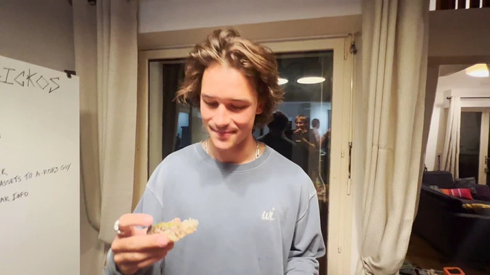 Video thumbnail