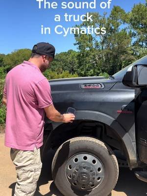 We put SYQEL Cymatics to the test, part 2/4... #cymatics #sound #soundhealing #soundvisualization #frequency 