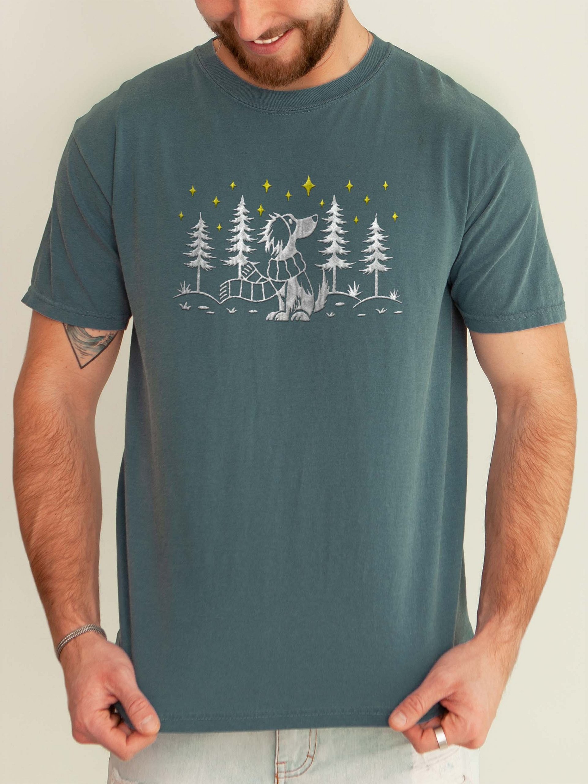 Brittany Spaniel Winter/Christmas Line Art Design Embroidered T-Shirt product image (2)