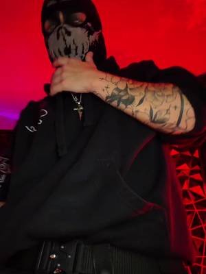 I hardly ever film standing up so enjoy the view, I guess? Had to break out the full red gear for this one. Happy Tuesday, yall.  #booktok #masktok #maskedman #darkromance #maskedcosplayer 