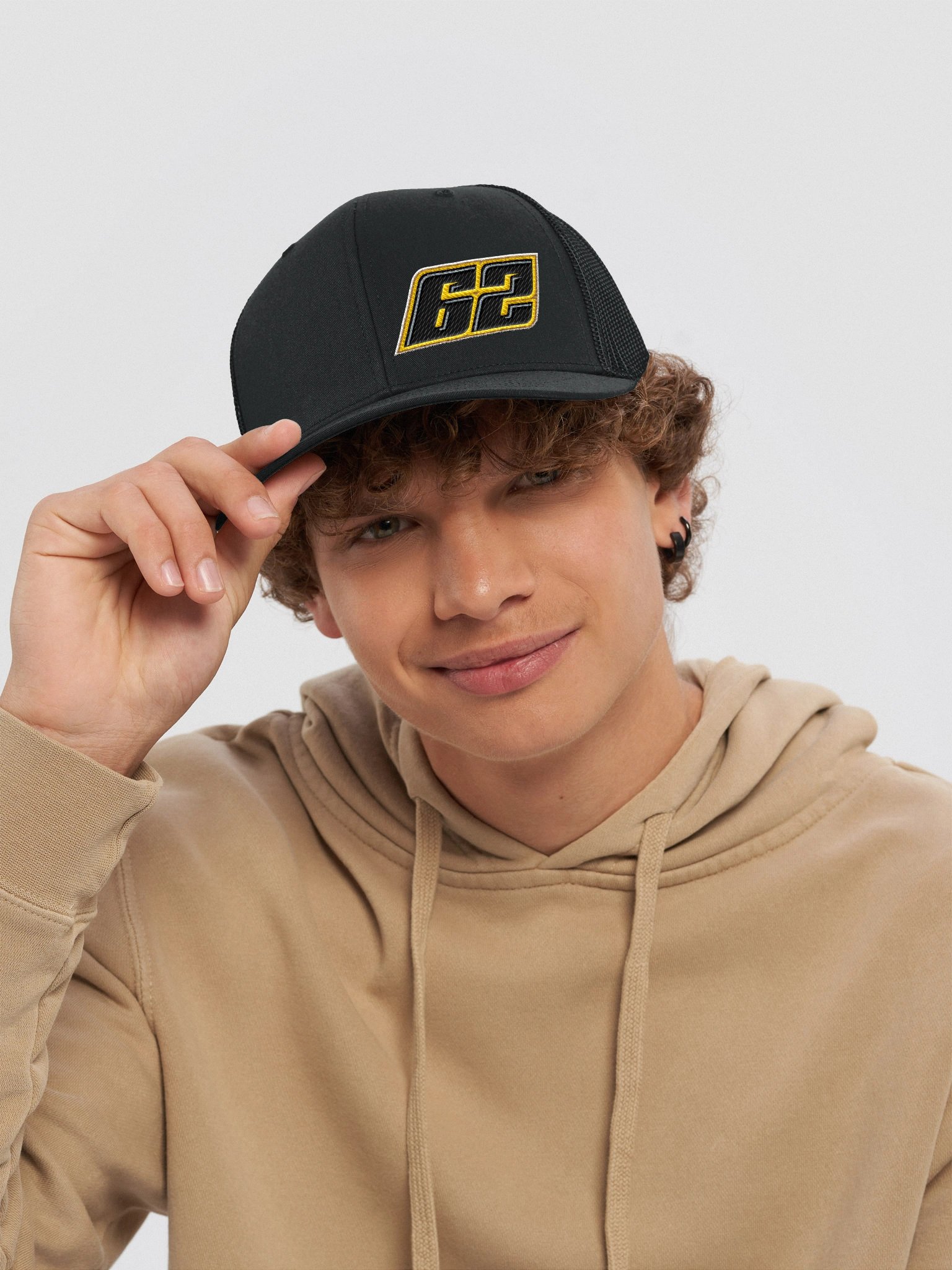 62 Trucker hat product image (6)