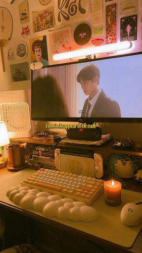 this audio captured my soul, I couldn’t not use it 😌

Some people think of introvert as the same as shy, but in reality alone...