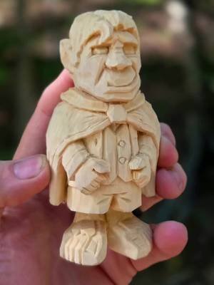 Finished carving Samwise Gamgee!  he turned out flipping awesome. carved from basswood with knife and gouge. #woodcarving #whittling #lotr #lotrart #fantasyartist