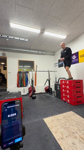 1m Drops on the depth jumps today. Using the @ovrperformance to track GCT on each rep. Goals was .25 or better. 
For the box ...