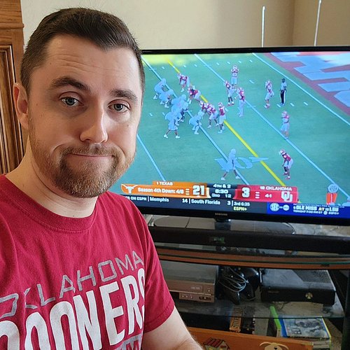 OU vs Texas today! Here's to hoping OU can turn things around! #redriverrivalry