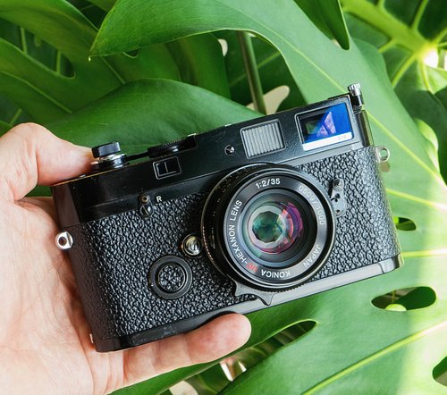 The limited edition Konica UC-Hexanon 35mm f/2 LTM is a special little lens. It is a stand alone re-creation of the lens foun...