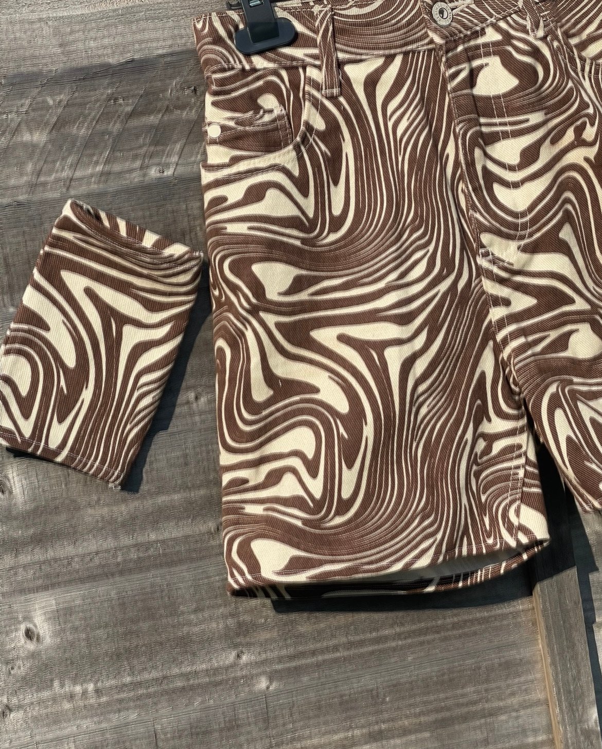 brown swirl shorts and glove set product image (3)
