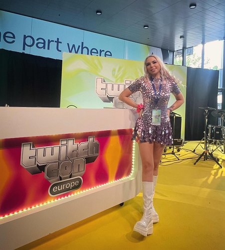 @twitchcon photo dump 1 💜🦄👾 what an amazing weekend with some amazing people 🥹 i didnt even get as many photos as i wanted to...