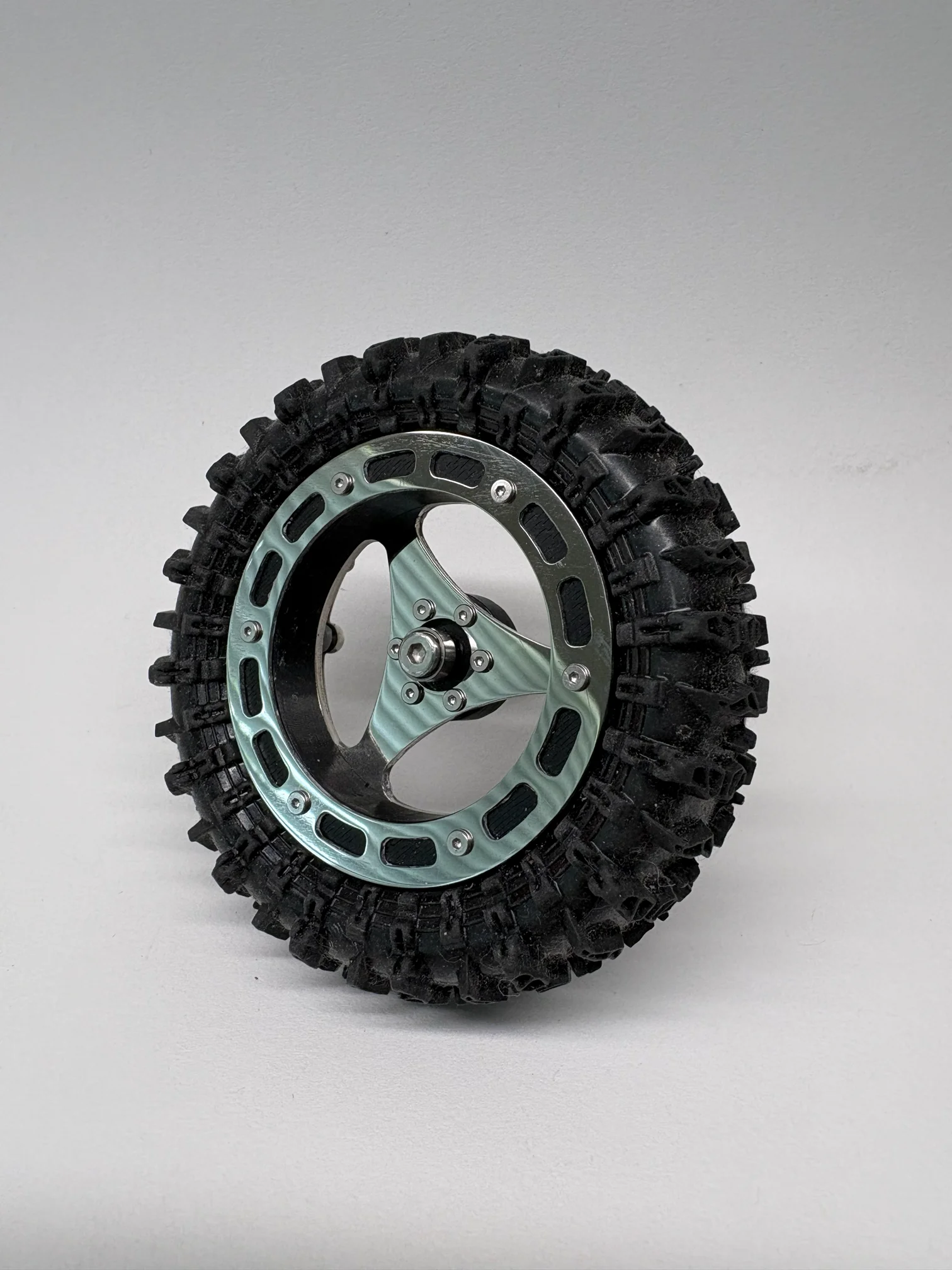 1.8" v2 Floater Wheels - "Trinity" wheel face with "Peep" floater product image (2)
