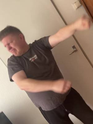 Jullie dachten toch niet dat ik helemaal weg was? 🕺😎 #fishanatornl #shoulderlean #fishanator #fyp #dance 