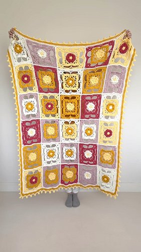 The Dutch crochet blanket book ‘Dekens Haken’ is coming out next week! 🧶📚 It’s a very special collaboration between 8 well kn...