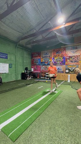 A great warmup or drill to do at any age! 

#SoftballDrills #pitchingmechanics #PitchingTips #amesiowa #Iowa