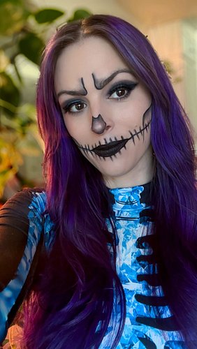 SHE ROASTED ME 🫠

REPOSTING BC MY MOM IS COMING TO STREAM TODAYYY! Come to Twitch to see this little chaos gremlin in person!...