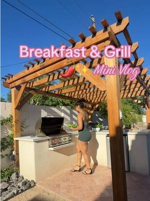 🌞💕 #poolside #breakfast && #grill #chilirellenos 🌶️✨#staycation 🌴🌞🌸 