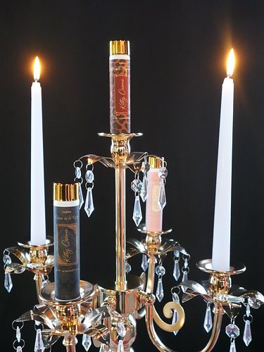 By candlelight, true refinement reveals itself. ✨

May your indulgence be worthy of the crown. 👑 

Indulge in the Premium Roy...