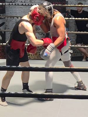 Inside fighting isn't about throwing harder—it's about controlling position. By pinning the lead arm, you can redirect your opponent, disrupt their balance, and create clean openings for your own shots. Small details win fights. 🥊 #Boxing #InsideFighting #BoxingTechnique #BoxingTips 