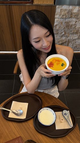 Not me adding another dessert spot to my regular rotation 🤭

HÉ MADE just opened in Richmond and is serving North America’s f...