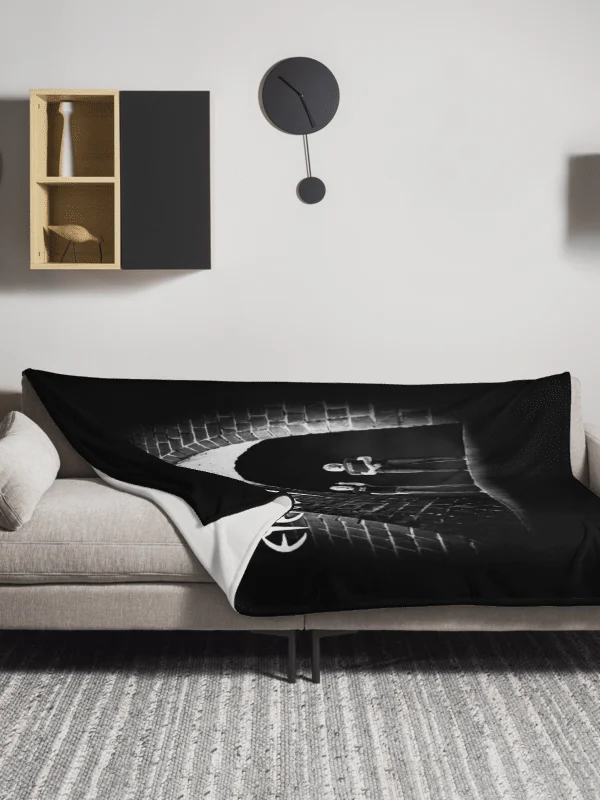 The Centre Blanket product image (2)