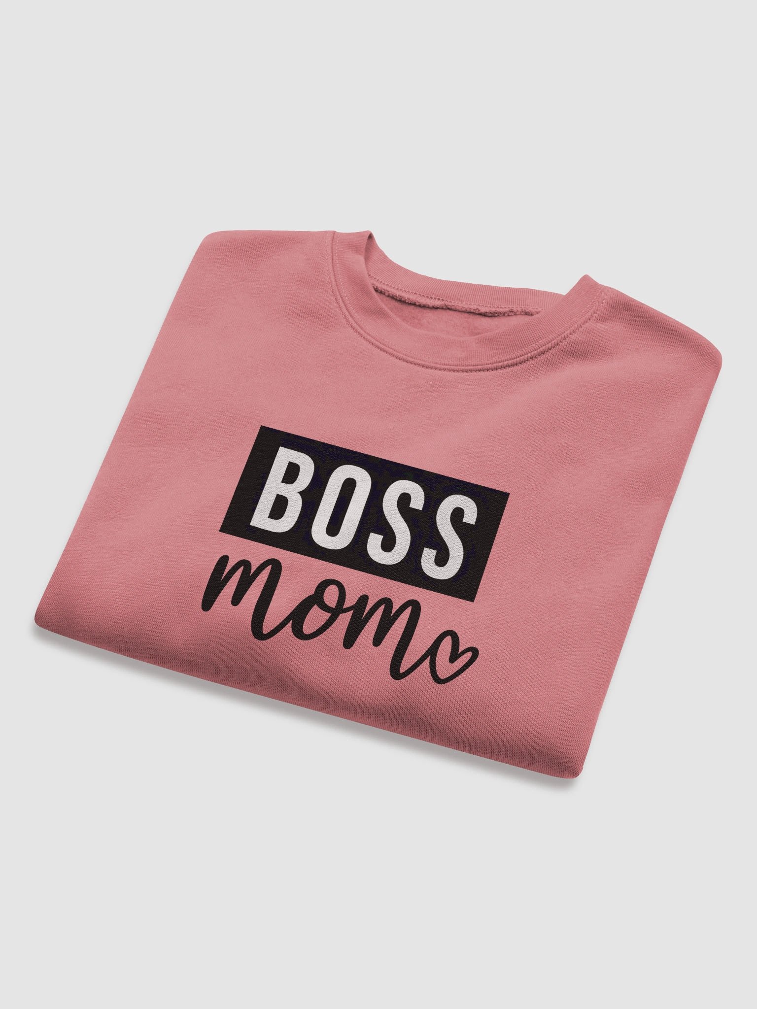 Boss Mom Crop Top – Chic Monochrome Design with Heart Script for Strong Moms product image (15)